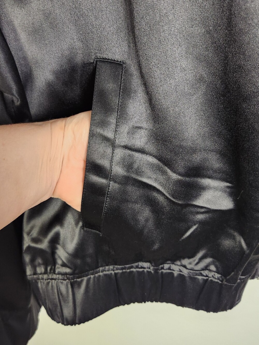 NWOT Edited By Remi Bader Women's Black Satin Bomber Jacket Size 2X #748 - Picture 5 of 12
